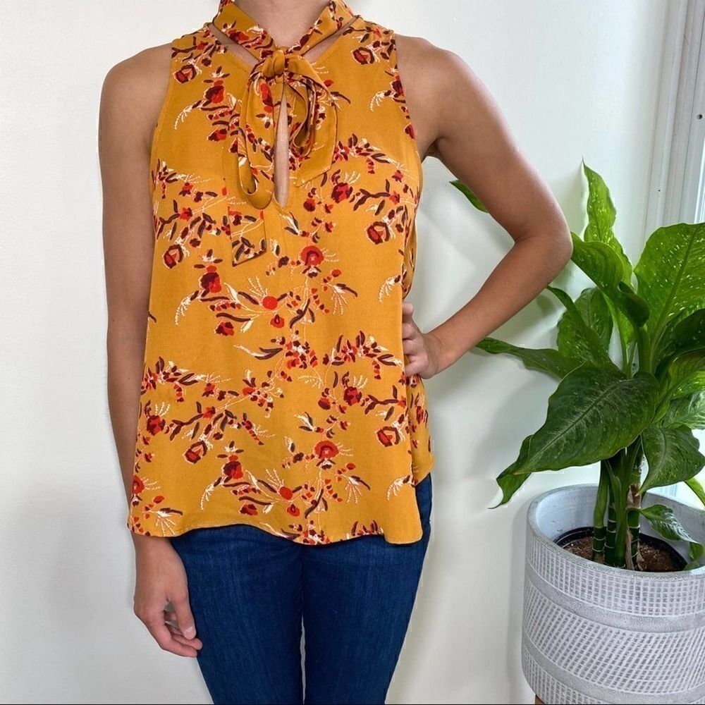 ASTR the label mustard floral sleeveless blouse